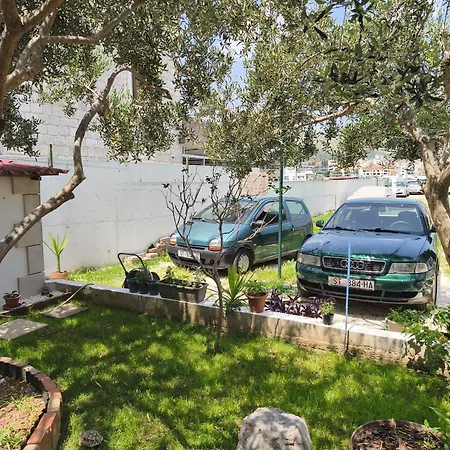 Proto-free Parking
