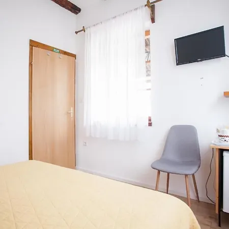 Penzion Proto-free Parking Trogir