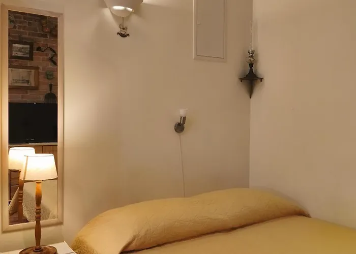 Proto-free Parking 3* Trogir