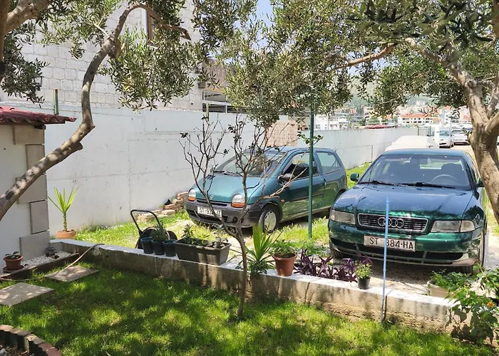 Proto-free Parking